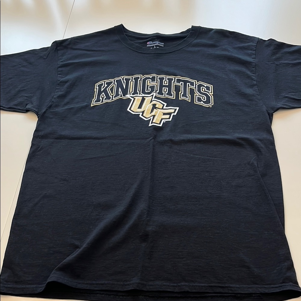 Champion UCF Knights Short Sleeve Tee Shirt. Excellent Condition Large